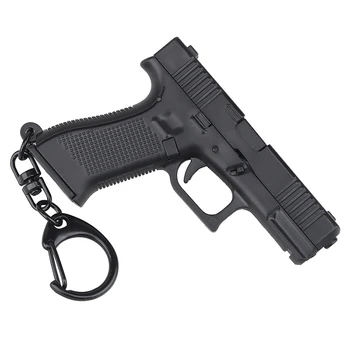 Модел CS Revolver Ключодържател за мъже ретро пистолет Counter Strike Метално окачване Ключодържател за момчета Чанта за феновете на Автомобила